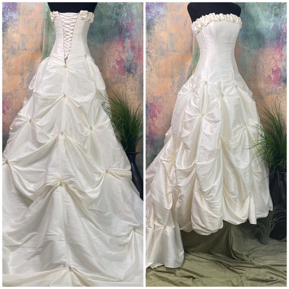 📌 Maggie Sottero Stunning Wedding dress w/ train - Picture 2 of 16